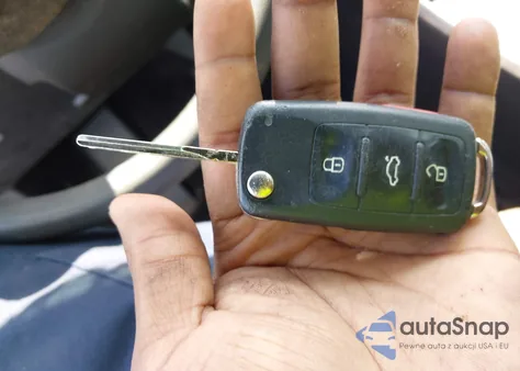 2017 Volkswagen Passat 1.8T S z USA, uszkodzony, nr VIN 1VWAT7A34HC019686